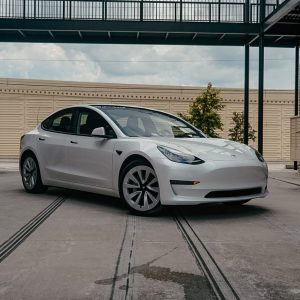 DAILY - Tesla Model 3 2021 Rental - High Miles